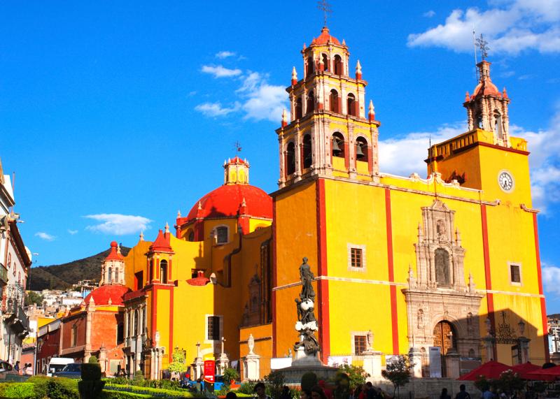 Plaza de la Paz and Cathedral Basilica Colegiata de Nuestra Senora de Guanajuato, Guanajuato, Mexico. UNESCO world heritage site